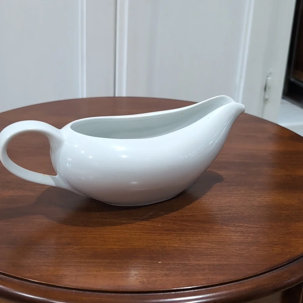 Pier 1 Imports White Porcelain Gravy Boat